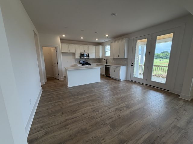 1417 Charles Dr, Chapel Hill, TN 37034