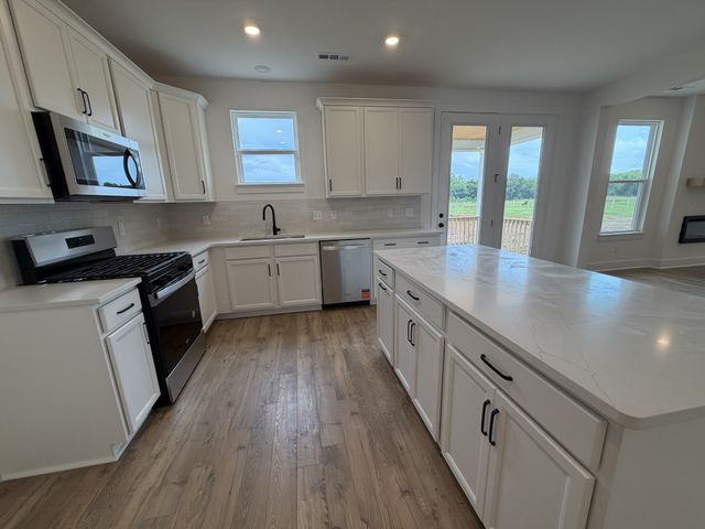 1417 Charles Dr, Chapel Hill, TN 37034