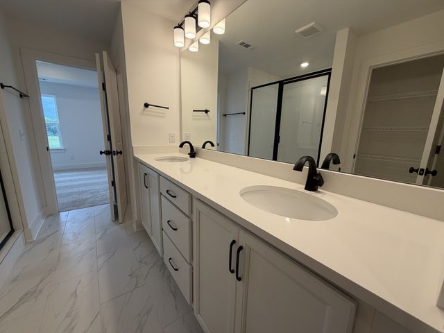 1417 Charles Dr, Chapel Hill, TN 37034