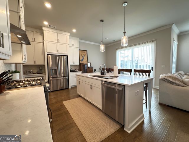 637 Skytop Drive, Cumming, GA 30040