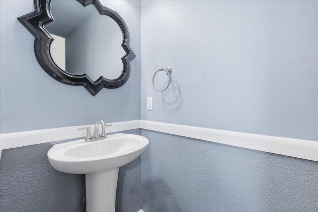4545 Ridgepointe Drive, The Colony, TX 75056