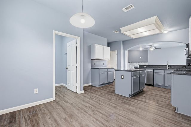 4545 Ridgepointe Drive, The Colony, TX 75056