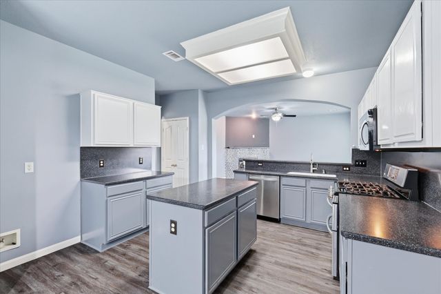 4545 Ridgepointe Drive, The Colony, TX 75056