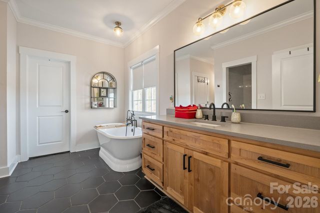 160 Mullis Road, Harmony, NC 28634