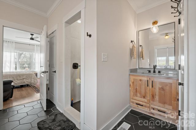 160 Mullis Road, Harmony, NC 28634