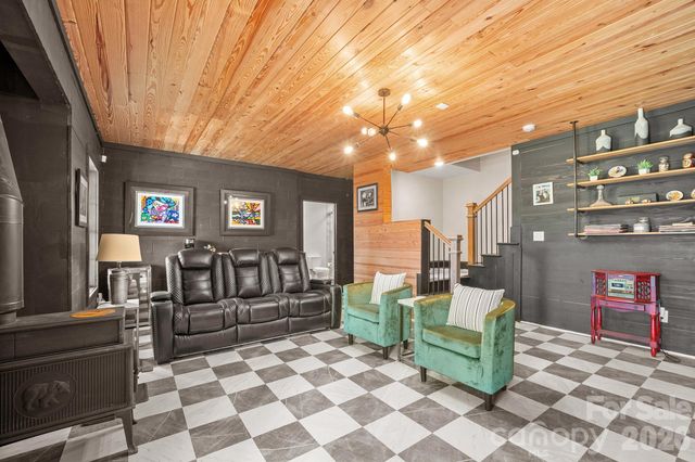 160 Mullis Road, Harmony, NC 28634