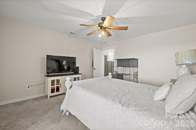 160 Mullis Road, Harmony, NC 28634