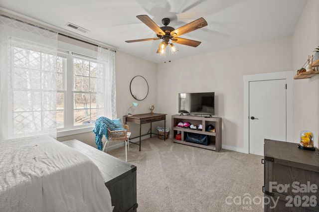 160 Mullis Road, Harmony, NC 28634