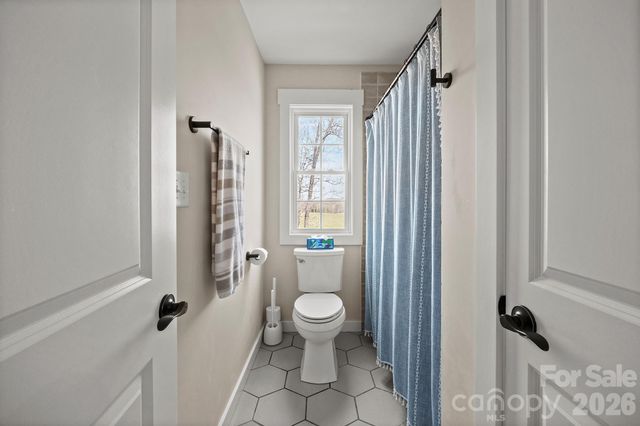 160 Mullis Road, Harmony, NC 28634