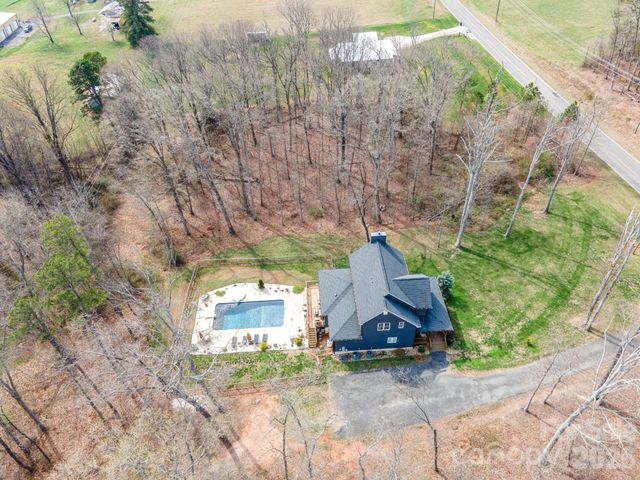 160 Mullis Road, Harmony, NC 28634
