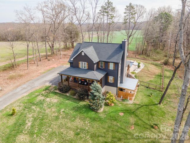 160 Mullis Road, Harmony, NC 28634