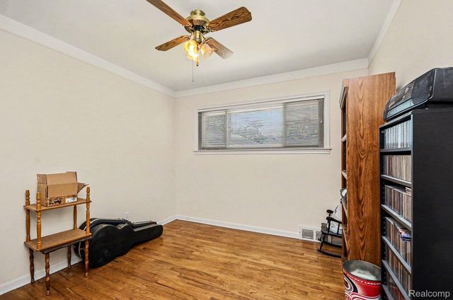 29217 Dembs Drive, Roseville, MI 48066