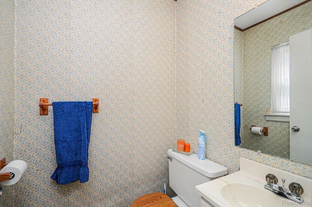 29217 Dembs Drive, Roseville, MI 48066