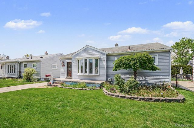 29217 Dembs Drive, Roseville, MI 48066