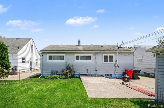 29217 Dembs Drive, Roseville, MI 48066