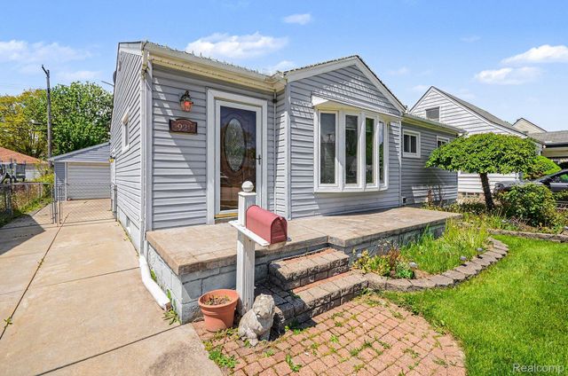 29217 Dembs Drive, Roseville, MI 48066