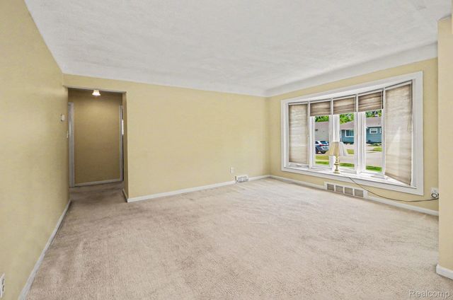 29217 Dembs Drive, Roseville, MI 48066