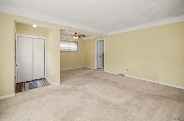 29217 Dembs Drive, Roseville, MI 48066