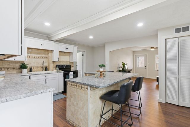 2151 S Waco Ave, Wichita, KS 67213