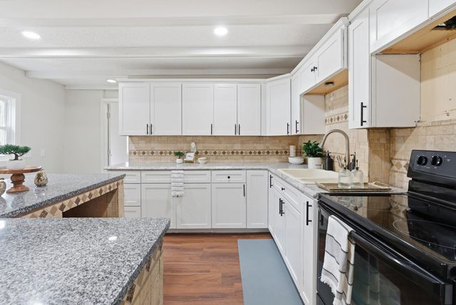 2151 S Waco Ave, Wichita, KS 67213