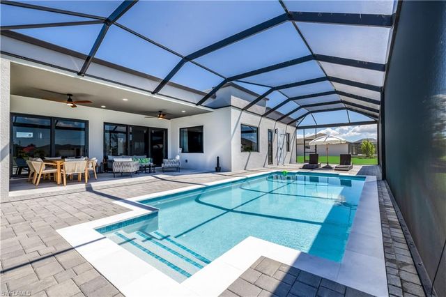 10 SW 33rd PL, Cape Coral, FL 33991