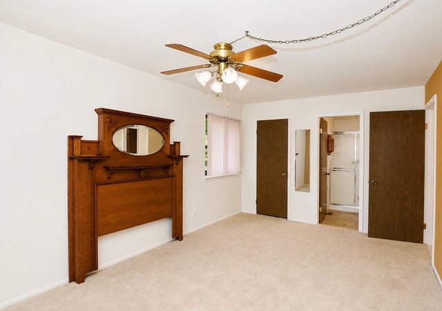 234 Deerpath Court D1, Schaumburg, IL 60193