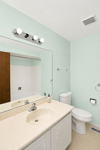234 Deerpath Court D1, Schaumburg, IL 60193