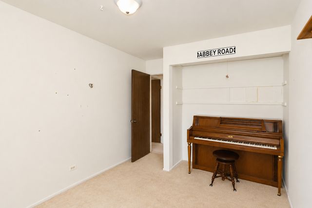 234 Deerpath Court D1, Schaumburg, IL 60193