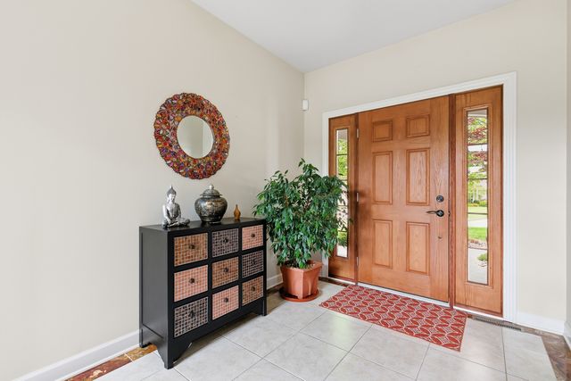5091 PIGEON CREEK Trail, Bettendorf, IA 52722