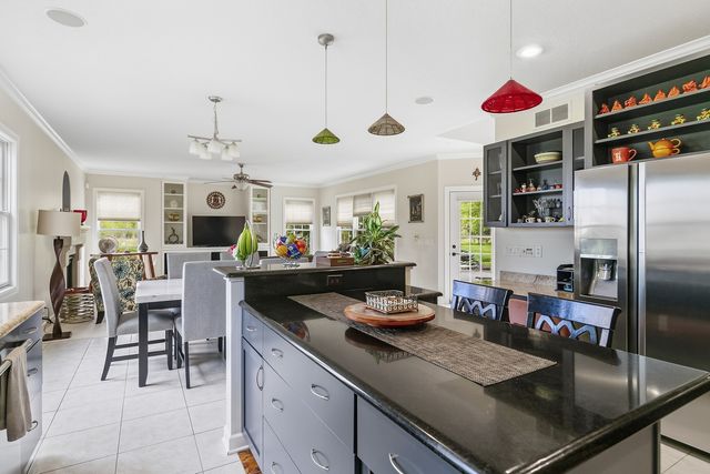 5091 PIGEON CREEK Trail, Bettendorf, IA 52722