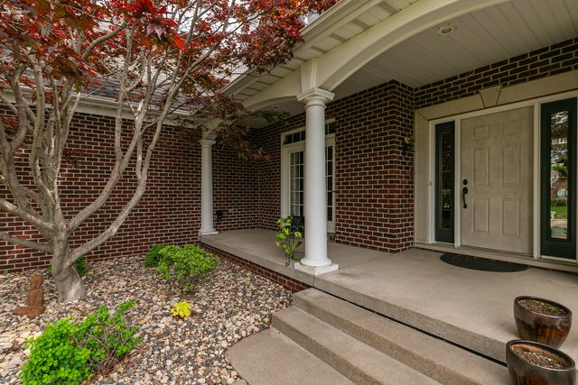 5091 PIGEON CREEK Trail, Bettendorf, IA 52722
