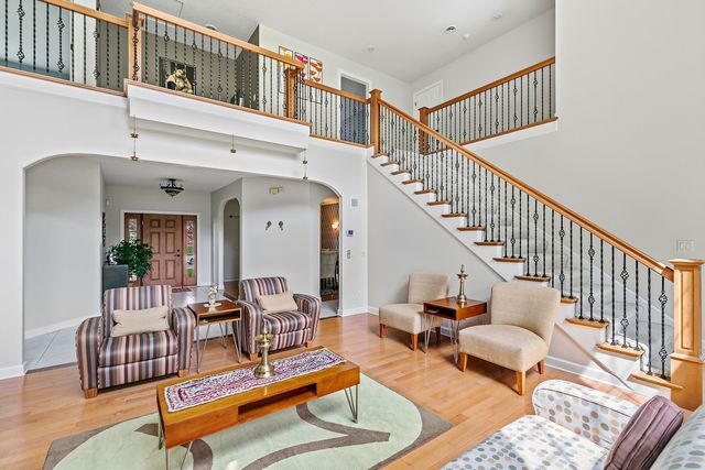 5091 PIGEON CREEK Trail, Bettendorf, IA 52722
