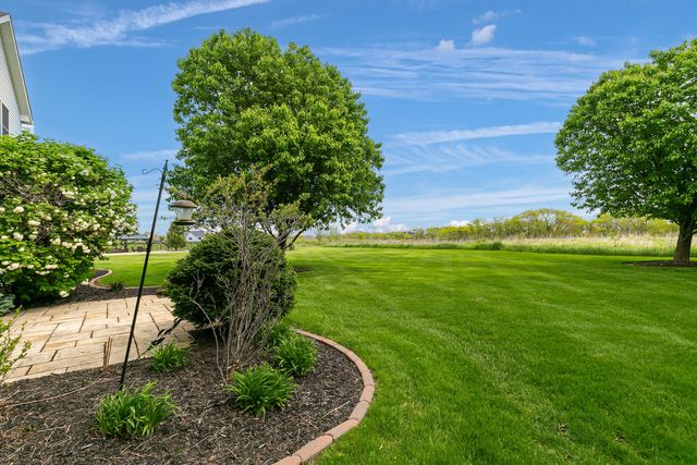 5091 PIGEON CREEK Trail, Bettendorf, IA 52722