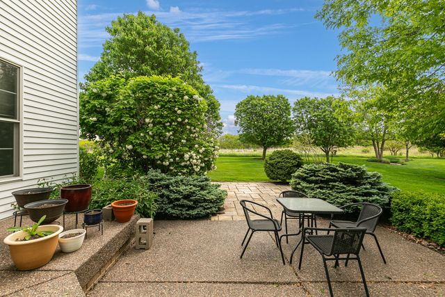 5091 PIGEON CREEK Trail, Bettendorf, IA 52722