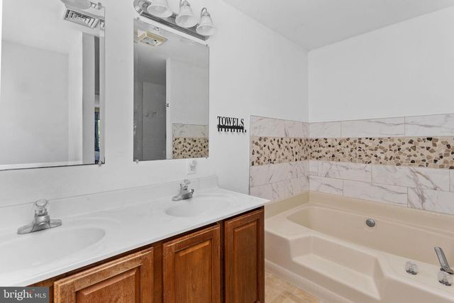 1744 OLD TRENTON RD, West Windsor, NJ 08550
