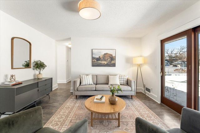 196 Cottonwood Court, Stillwater, MN 55082