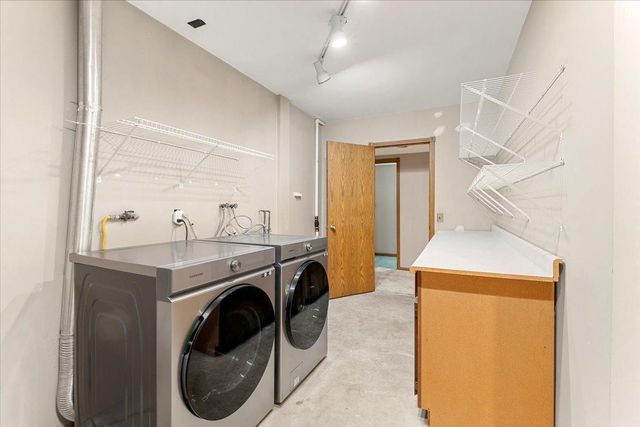 196 Cottonwood Court, Stillwater, MN 55082