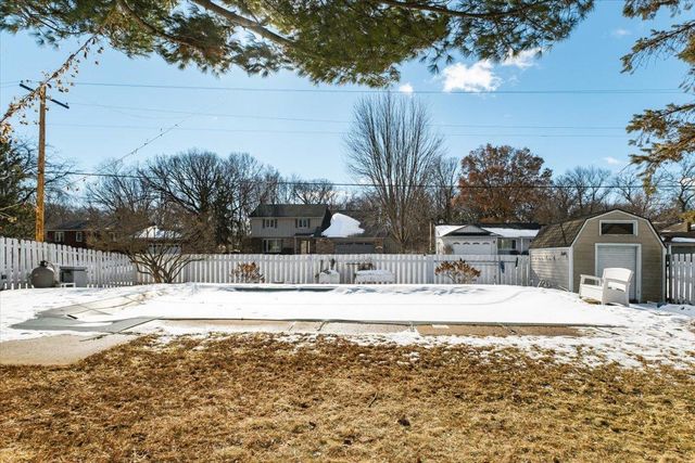 196 Cottonwood Court, Stillwater, MN 55082