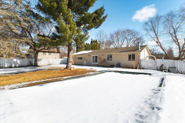 196 Cottonwood Court, Stillwater, MN 55082