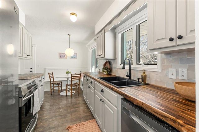 196 Cottonwood Court, Stillwater, MN 55082