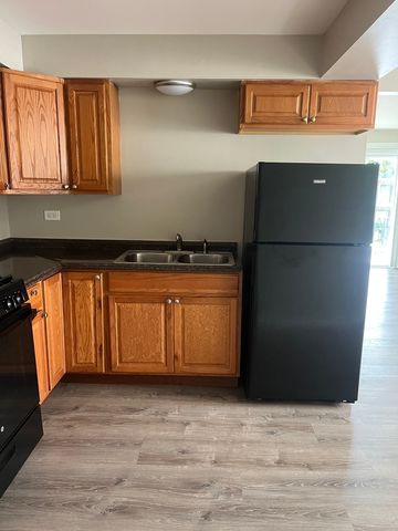 8130 Marion Street 2W, Justice, IL 60458