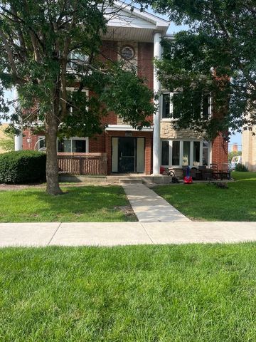 8130 Marion Street 2W, Justice, IL 60458