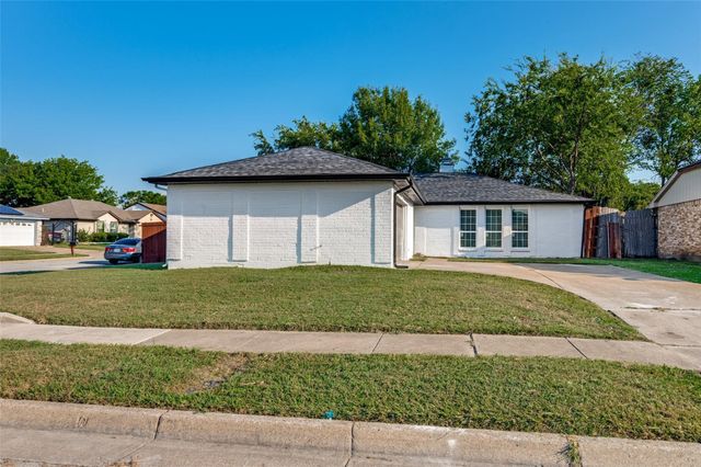 2301 Stillmeadow Drive, Arlington, TX 76014