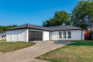 2301 Stillmeadow Drive, Arlington, TX 76014