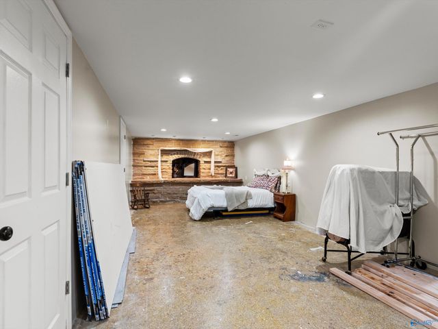 303 Wheeler Street NW, Hartselle, AL 35640