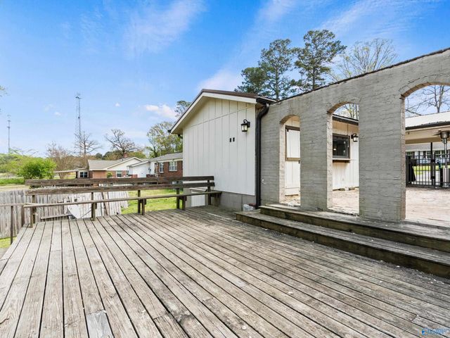 303 Wheeler Street NW, Hartselle, AL 35640