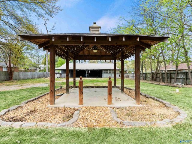 303 Wheeler Street NW, Hartselle, AL 35640