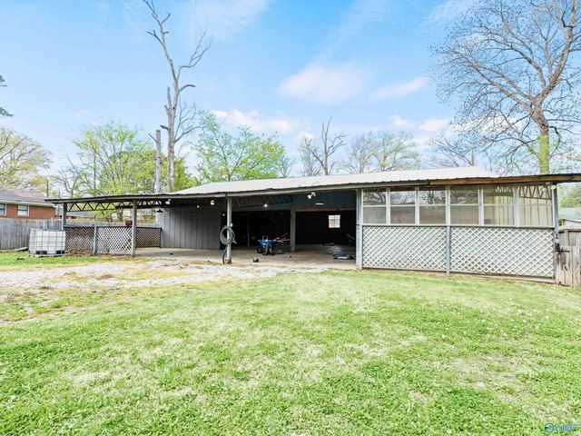 303 Wheeler Street NW, Hartselle, AL 35640