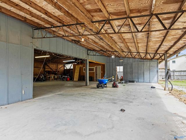 303 Wheeler Street NW, Hartselle, AL 35640