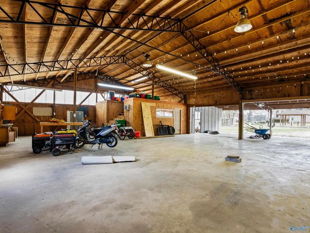 303 Wheeler Street NW, Hartselle, AL 35640